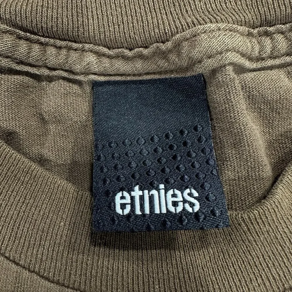 Vintage Etnies Skateboarding Brown T-Shirt Men’s Size Large Made In USA